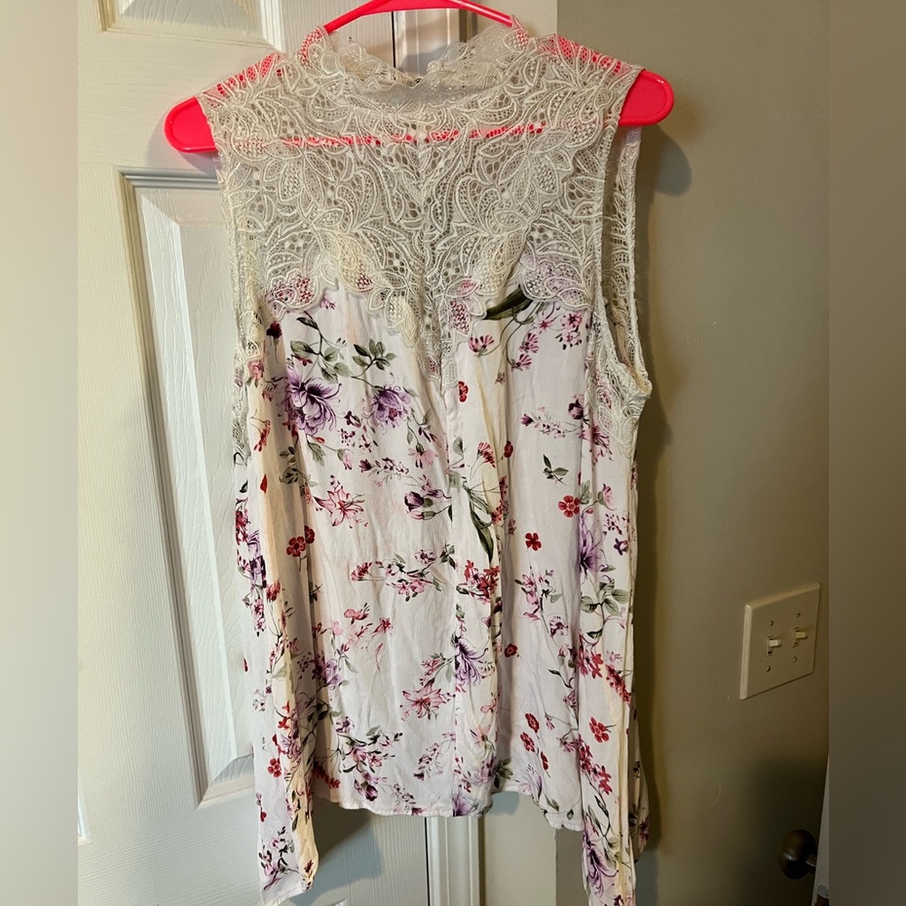 Torrid Lace Neck Floral Tank